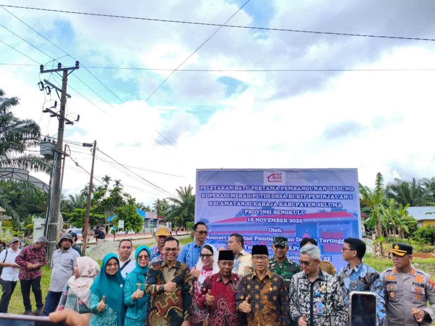 KUNJUNGAN MENTRI DESA RI KE DESA BUKIT PENINJAUAN I